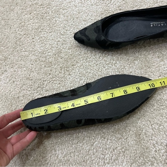 VERY VOLATILE Los Angeles SKYE Camo Flats Shoes Leather Brushed Hair Womens 8, - Picture 14 of 15